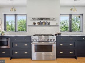 33 Woodhill Road, Newtown PA 18940