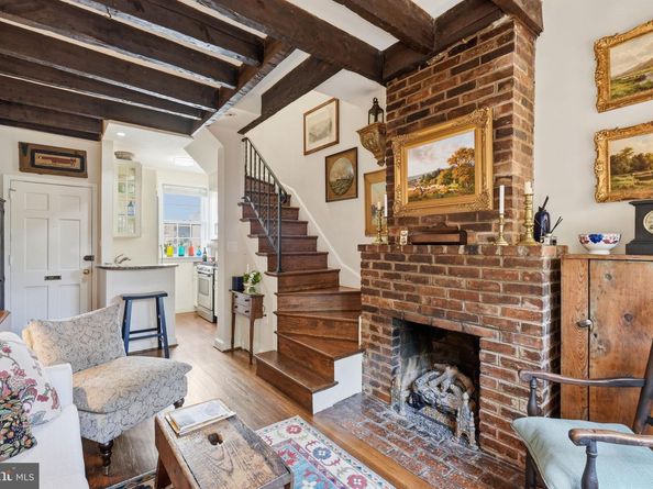 5 Pomander Walk NW, Washington DC 20007