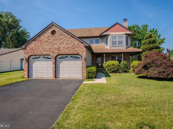 952 Duxbury Drive, Langhorne PA 19047