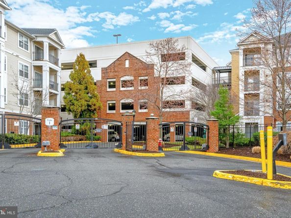 12925 Centre Park Circle 405, Herndon VA 20171
