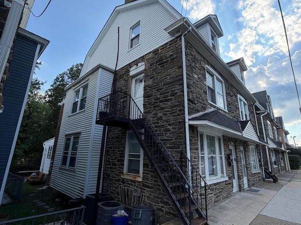 9218 W Chester Pike, Upper Darby PA 19082