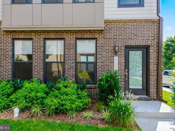 2483 Liberty Loop, Herndon VA 20171