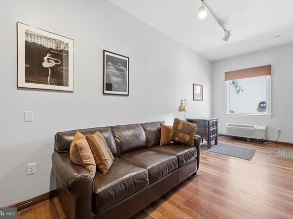 2110 South Street 21101, Philadelphia PA 19146