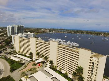 132 Lakeshore Drive