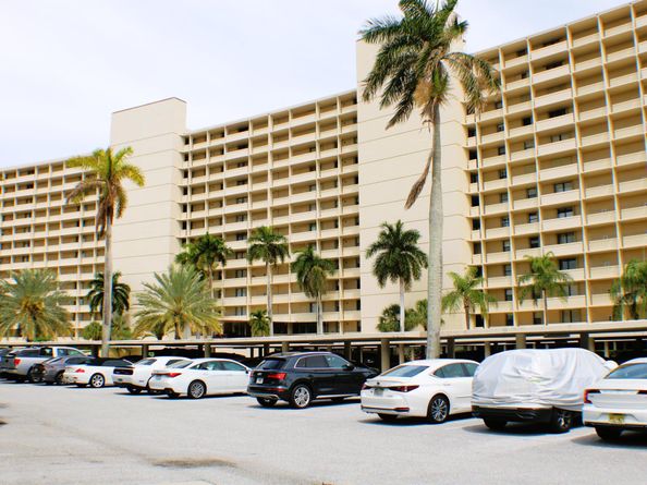 132 Lakeshore Drive 718, North Palm Beach FL 33408