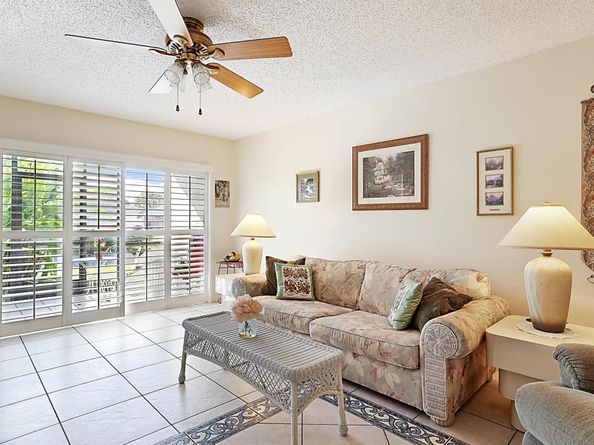 405 Harbour Pointe Way, Greenacres FL 33413