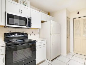 405 Harbour Pointe Way, Greenacres FL 33413
