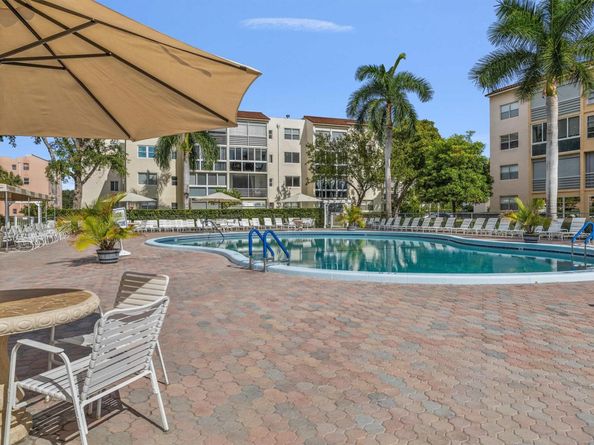 2871 Somerset Dr 414, Lauderdale Lakes FL 33311