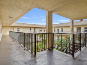 2871 Somerset Dr 414, Lauderdale Lakes FL 33311
