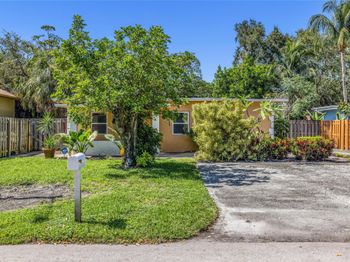 2621 SW 12th Ter