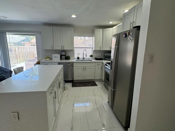 4041 NW 93rd Ave, Sunrise FL 33351