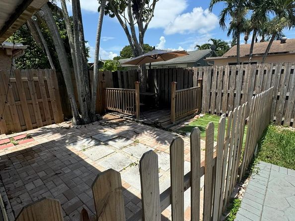 4041 NW 93rd Ave, Sunrise FL 33351