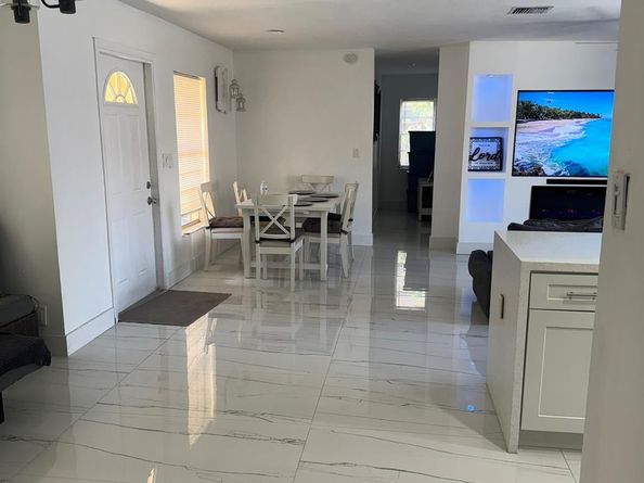 4041 NW 93rd Ave, Sunrise FL 33351