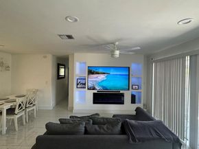 4041 NW 93rd Ave, Sunrise FL 33351