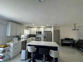 4041 NW 93rd Ave, Sunrise FL 33351