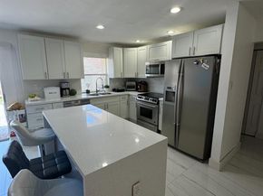 4041 NW 93rd Ave, Sunrise FL 33351
