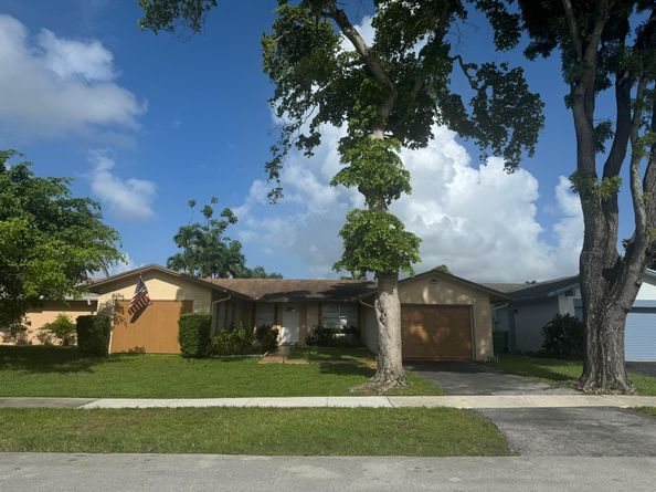 4041 NW 93rd Ave, Sunrise FL 33351