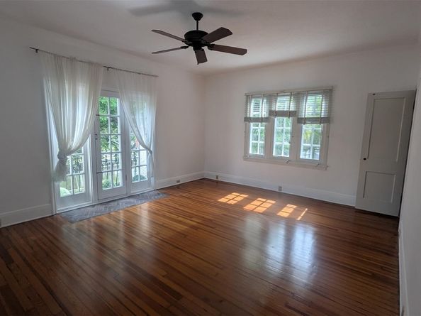 921 SE 2nd St, Fort Lauderdale FL 33301