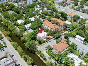 921 SE 2nd St, Fort Lauderdale FL 33301