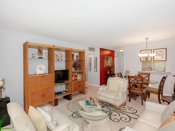 3430 NW 52nd Ave 102, Lauderdale Lakes FL 33319