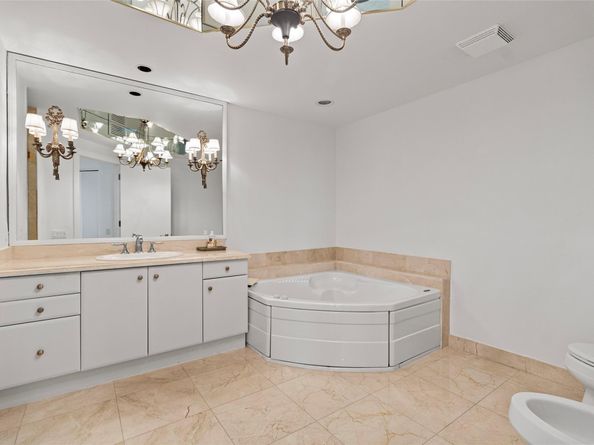 1228 Hillsboro Mile 206, Hillsboro Beach FL 33062