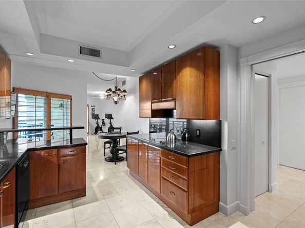 1228 Hillsboro Mile 206, Hillsboro Beach FL 33062