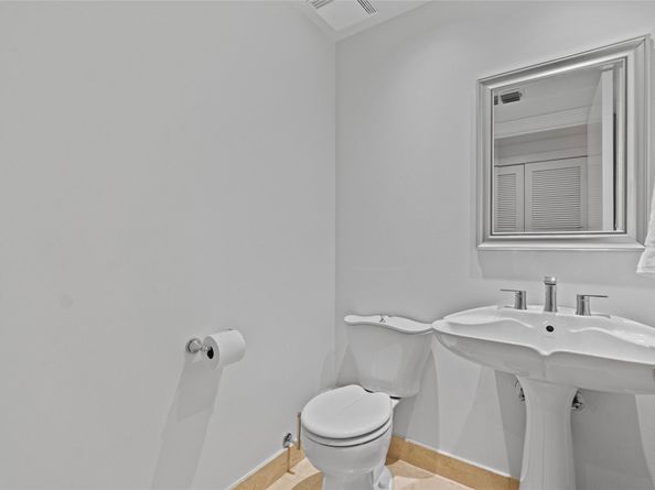 1228 Hillsboro Mile 206, Hillsboro Beach FL 33062