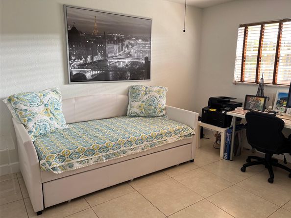 380 SE 12th Ave, Pompano Beach FL 33060