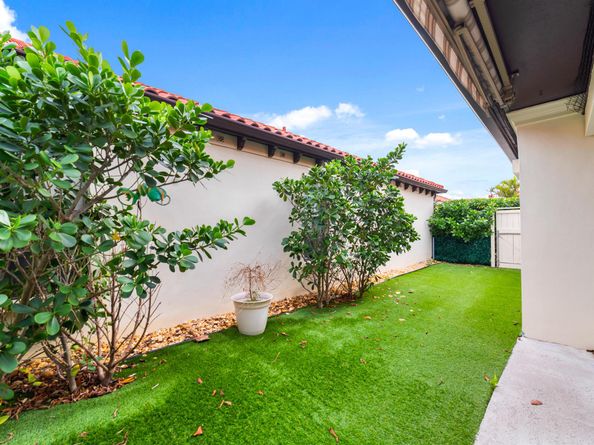 1476 Via De La Palma, Jupiter FL 33477