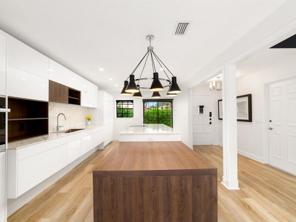 1476 Via De La Palma, Jupiter FL 33477