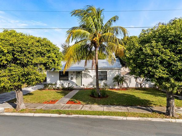 611 Monceaux Road, West Palm Beach FL 33405