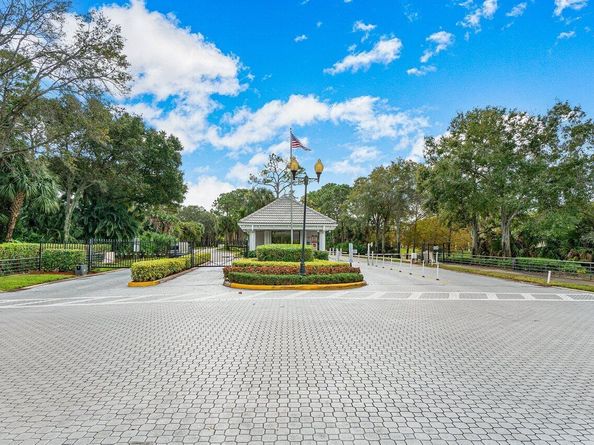 2224 Soundings Court, Greenacres FL 33413