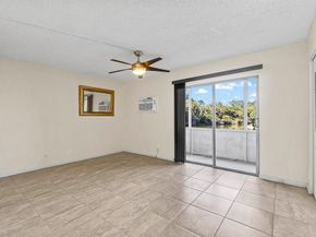 79 Camden D, West Palm Beach FL 33417