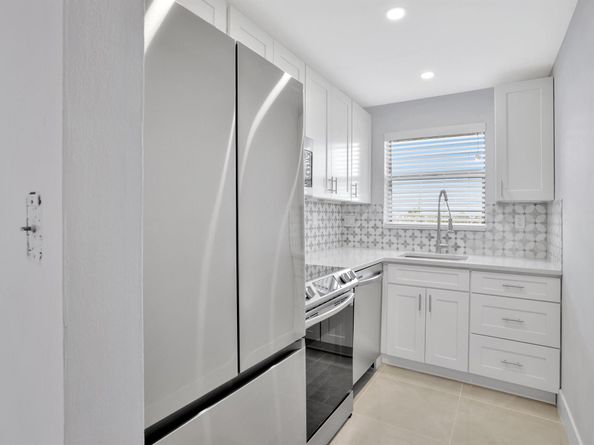 2400 NE 10th Street 506, Pompano Beach FL 33062