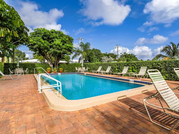 2400 NE 10th Street 506, Pompano Beach FL 33062