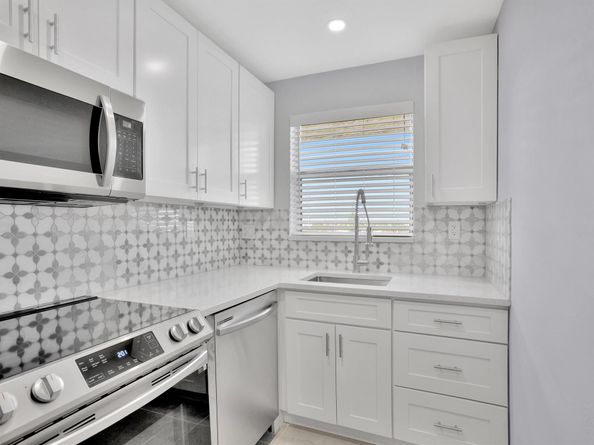 2400 NE 10th Street 506, Pompano Beach FL 33062