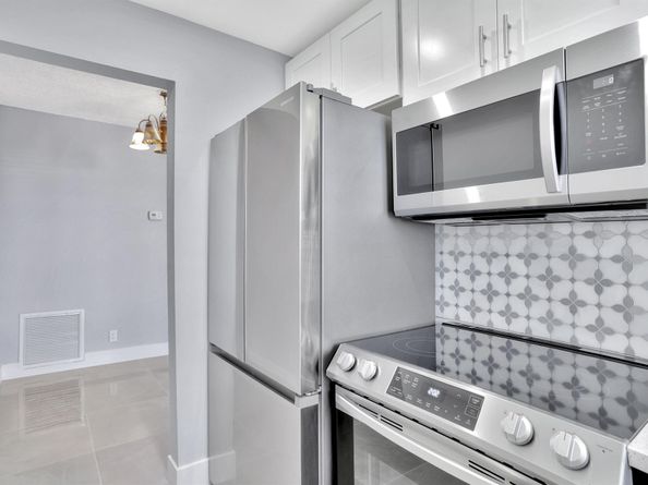 2400 NE 10th Street 506, Pompano Beach FL 33062