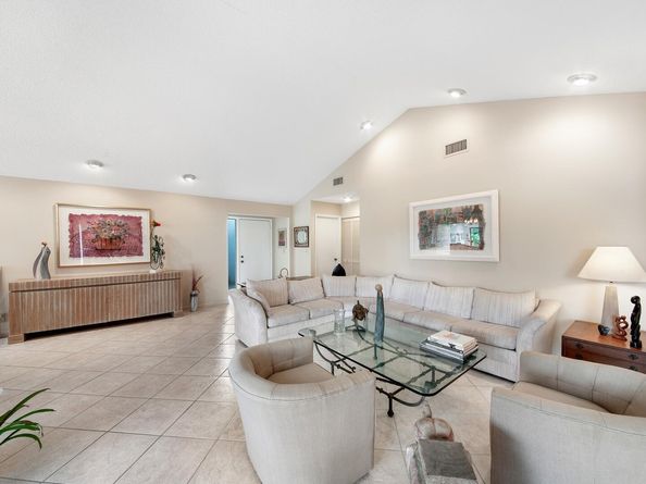 5629 Lakeview Mews Court, Boynton Beach FL 33437