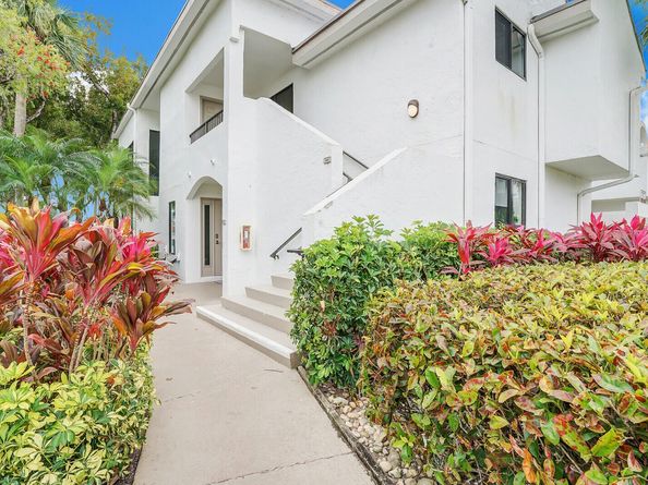7527 Glendevon Lane 805, Delray Beach FL 33446