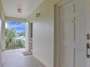 3216 SE 8th St 305, Pompano Beach FL 33062