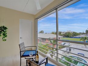 3216 SE 8th St 305, Pompano Beach FL 33062