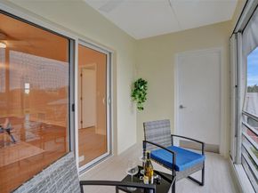 3216 SE 8th St 305, Pompano Beach FL 33062