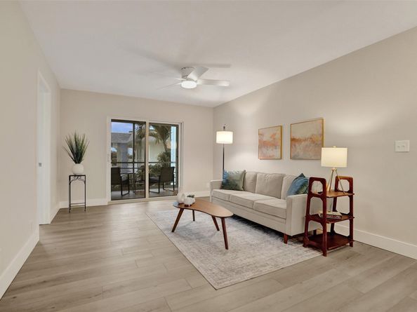 3216 SE 8th St 305, Pompano Beach FL 33062
