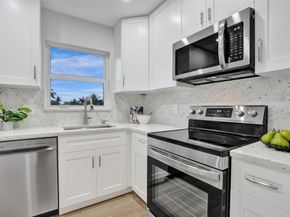 3216 SE 8th St 305, Pompano Beach FL 33062
