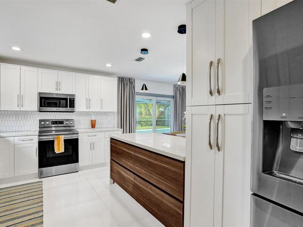 4450 NE 15th Terr, Oakland Park FL 33334