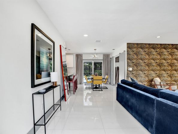 4450 NE 15th Terr, Oakland Park FL 33334