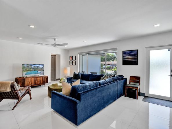 4450 NE 15th Terr, Oakland Park FL 33334