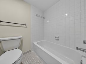 9187 Norte Lago 5i, Boca Raton FL 33428