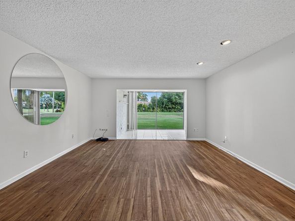 9187 Norte Lago 5i, Boca Raton FL 33428