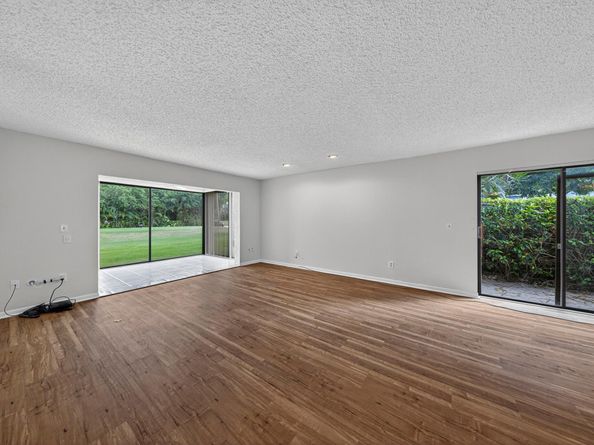 9187 Norte Lago 5i, Boca Raton FL 33428